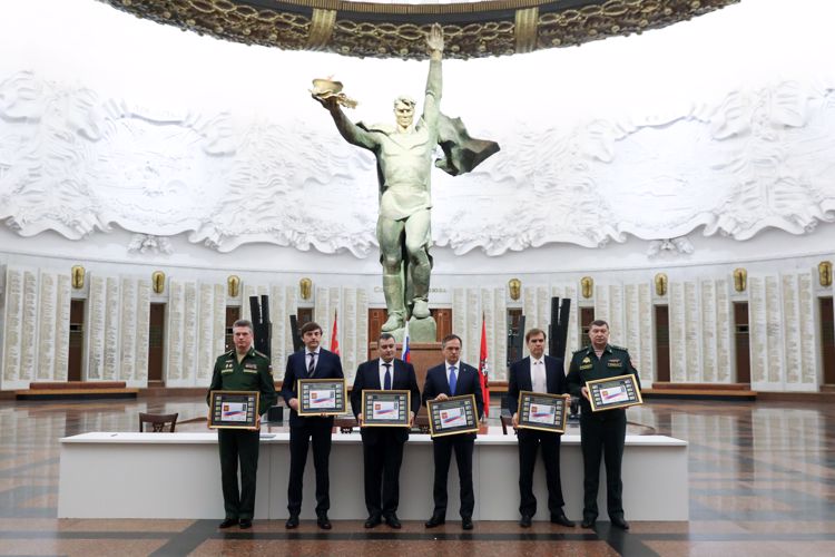 Заместитель директора Росгвардии генерал-полковник Игорь Ильяш принял участие в первом Всероссийском форуме «Школа Героя»