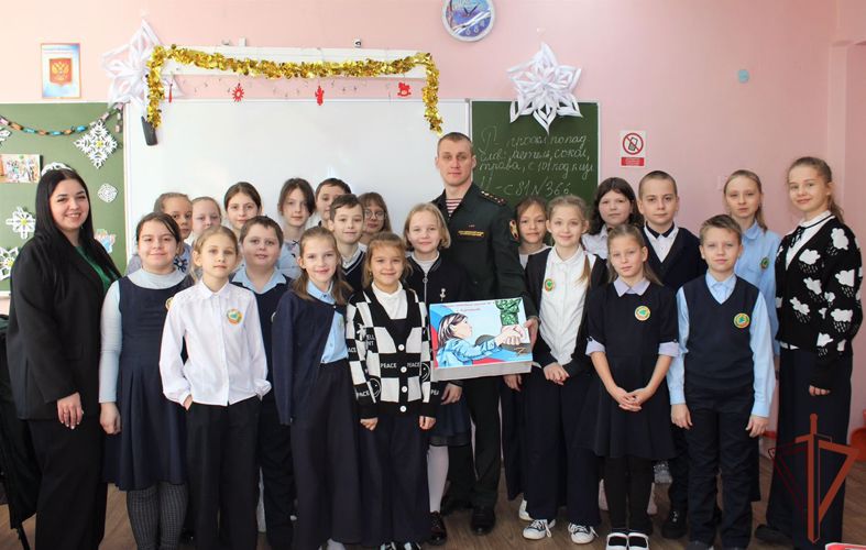 Юные жители Курской области передали новогодние поздравления росгвардейцам - участникам спецоперации