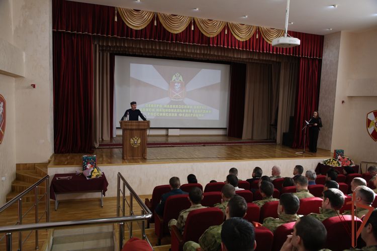 Ордена Мужества погибших росгвардейцев передали их родным в Пятигорске