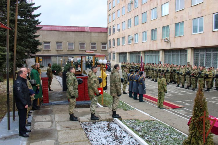 Воинской части Росгвардии в Ставрополе вручено Боевое знамя нового образца