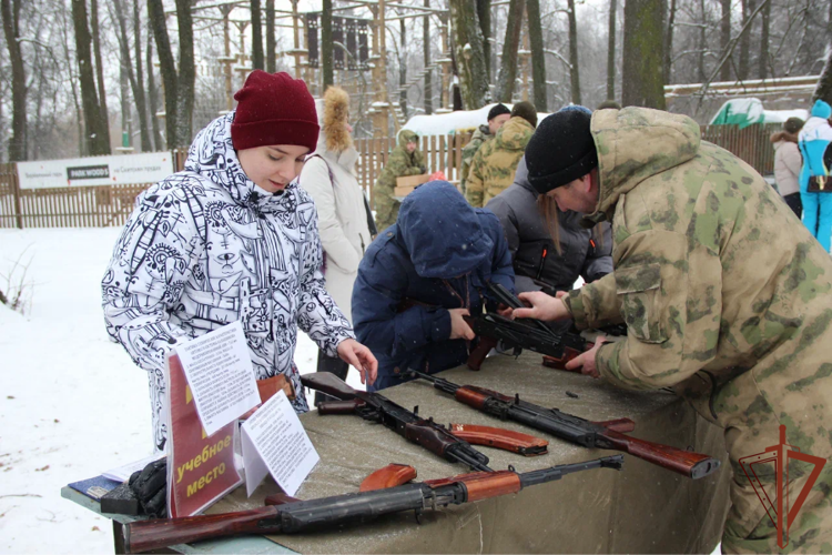 Военнослужащие и сотрудники Росгвардии приняли участие в военно-спортивном мероприятии в Подмосковье 