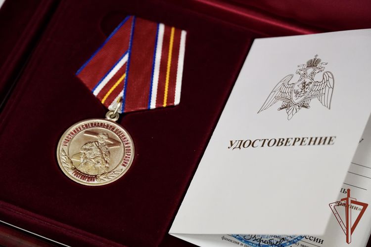 Росгвардейцам вручили ключи от новых квартир в Ленинградской области