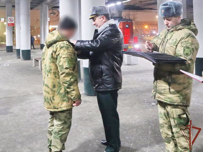 Росгвардейцам - участникам спецоперации вручены госнаграды