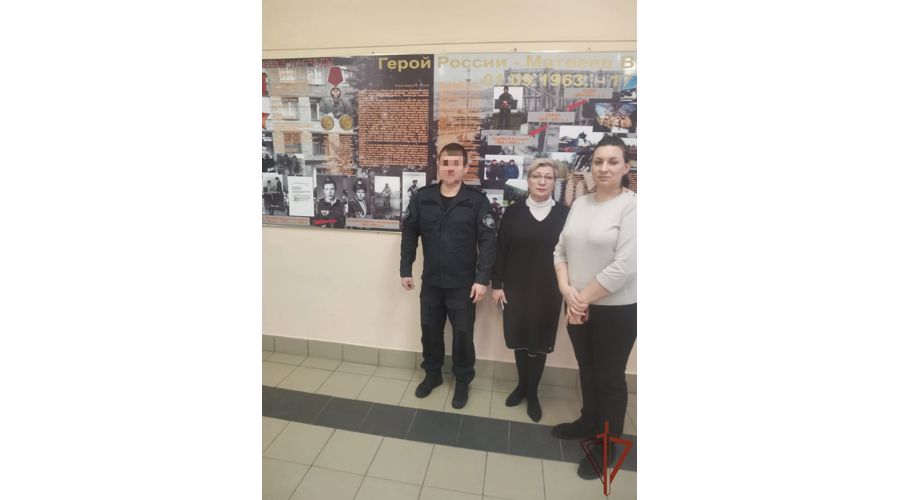 Росгвардейцы Центрального округа приняли участие в открытии «Парт Героям» в образовательных учреждениях