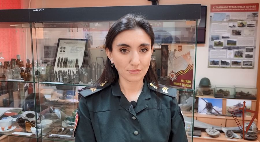  Ведомственную акцию «Читаем Сараева» поддержали росгвардейцы на Камчатке (видео)