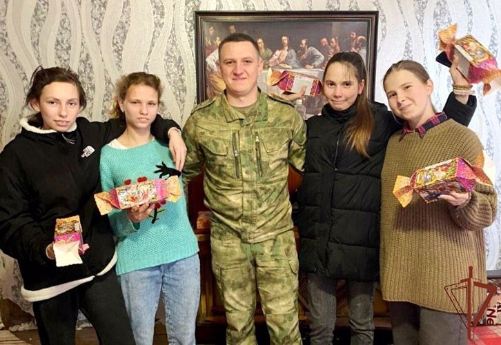 Дед Мороз специального назначения стал гостем детей из приемных семей в Ростовской области