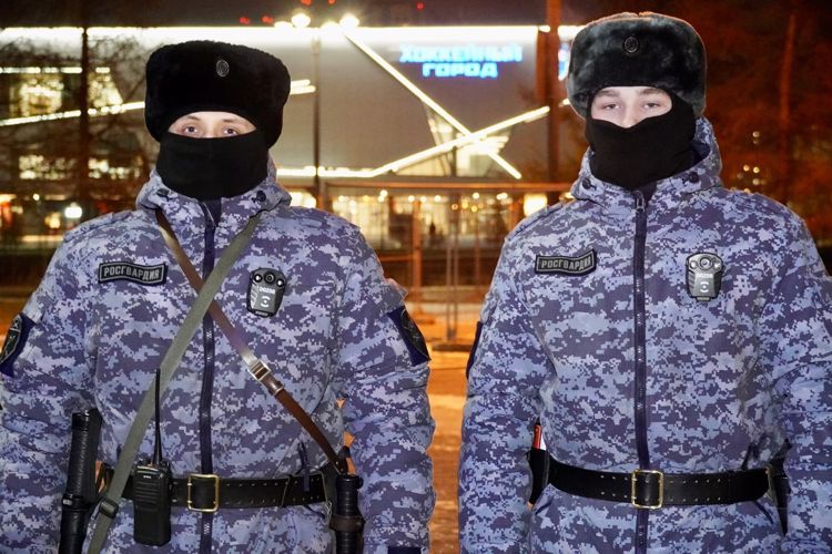 Росгвардейцы обеспечили общественную безопасность во время проведения хоккейного матча в Санкт-Петербурге