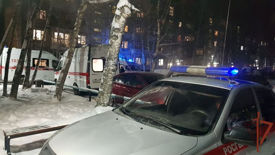 Росгвардейцы приняли участие в эвакуации граждан на месте частичного обрушения жилого дома в Югре 