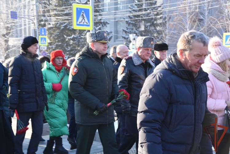 В День героев Отечества росгвардейцы приняли участие в памятных мероприятиях в Сибири