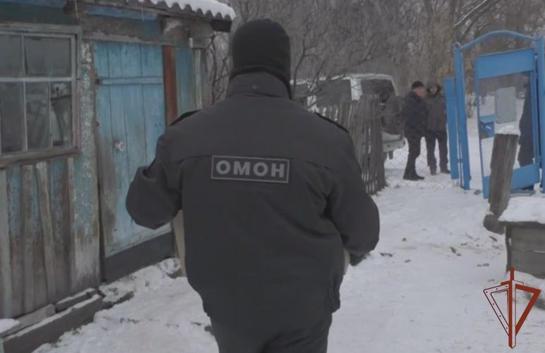 Росгвардейцы оказали содействие пограничному управлению в изъятии краснокнижных птиц