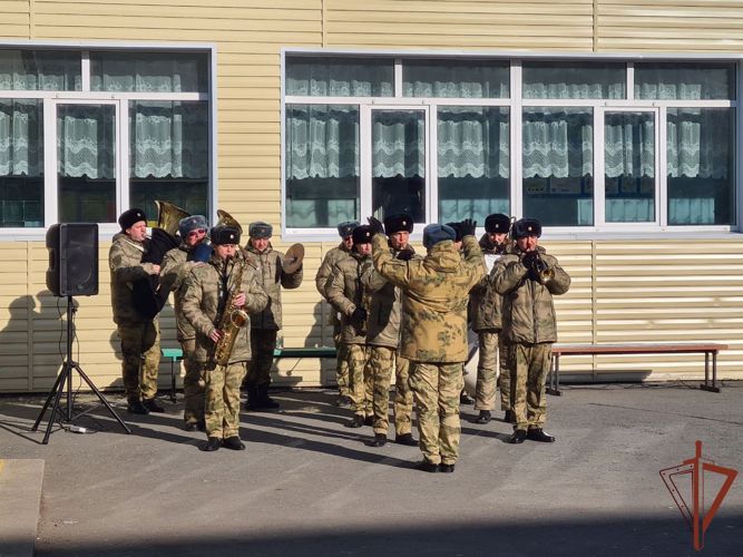 Мемориальную доску погибшему росгвардейцу открыли в Приморском крае
