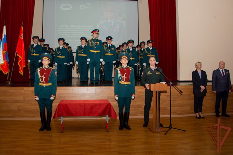 В Подмосковной школе открыли «Парту Героя» в честь Героя России Александра Потапова