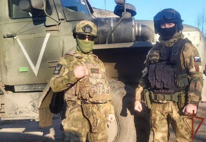 В одном из районов СВО росгвардейцы пришли на помощь пострадавшим в ДТП