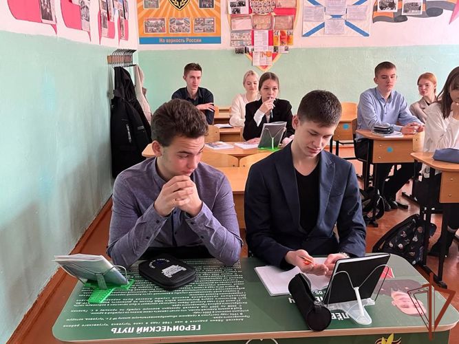В Приморском крае воинская часть Росгвардии инициировала проект «Парта Героя» 