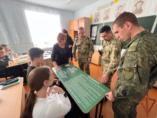 В Приморском крае воинская часть Росгвардии инициировала проект «Парта Героя» 