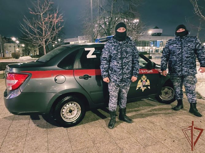Росгвардейцы эвакуировали более ста человек при пожаре в многоэтажном доме в Воронеже
