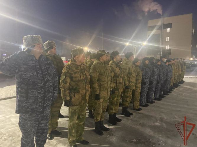 Начальник Управления Росгвардии по Новосибирской области наградил отличившихся в ходе спецоперации росгвардейцев