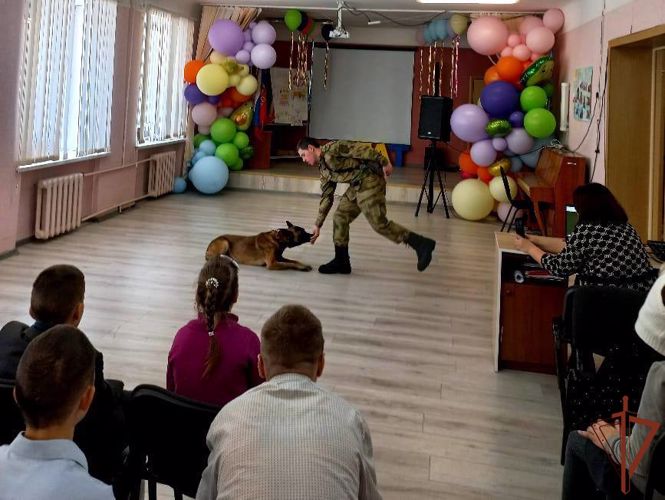В Казани росгвардейцы посетили интернат для детей с ограниченными возможностями оставшихся без попечения родителей