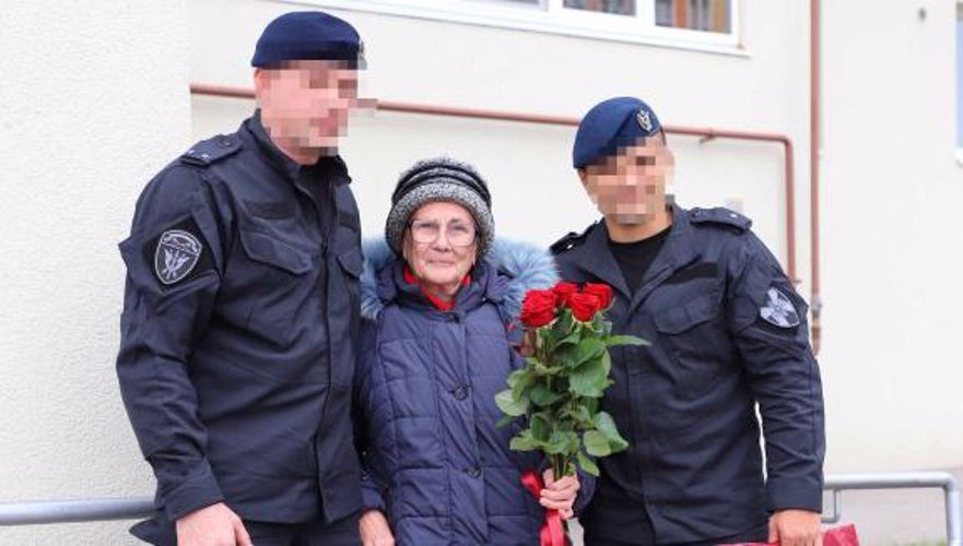 Росгвардейцы навестили эвакуированных из районов проведения СВО пожилых граждан