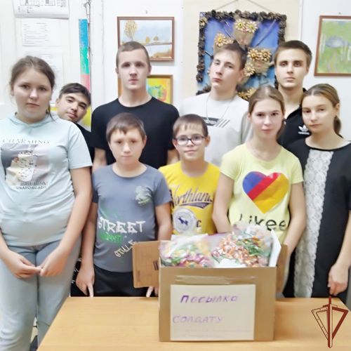 «Посылку солдату» от школьников получили росгвардейцы из Алтайского края