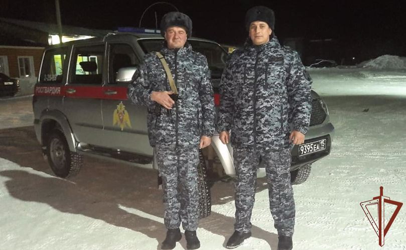 Экипаж Росгвардии задержал в Новосибирской области подозреваемого в разбое