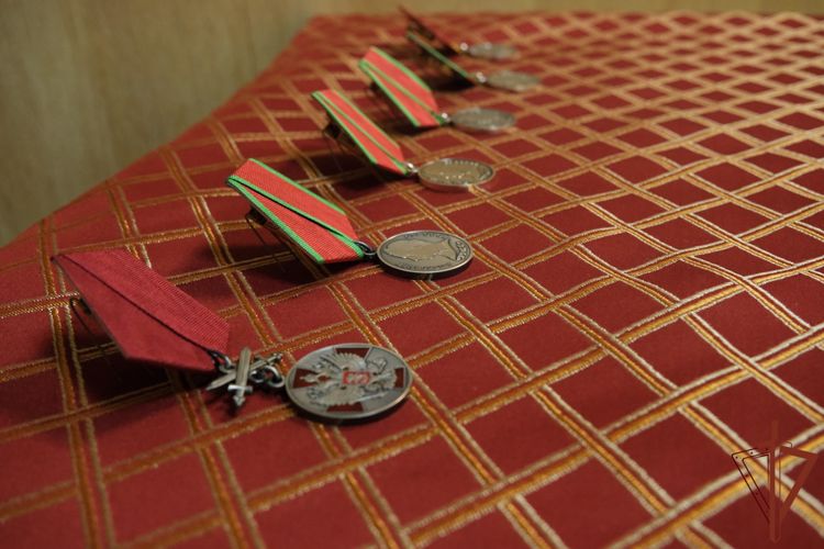Командующий Уральским округом вручил государственные награды участникам СВО