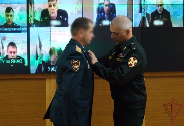 Командующий Уральским округом вручил государственные награды участникам СВО