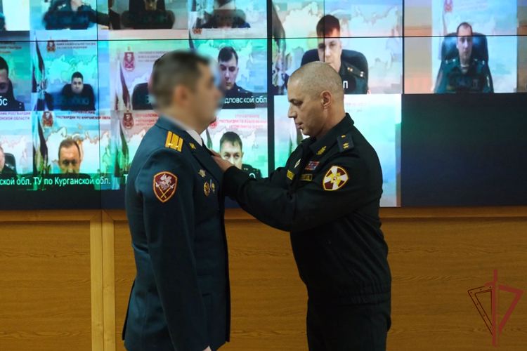 Командующий Уральским округом вручил государственные награды участникам СВО