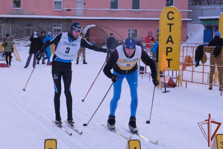 Чемпионат Уральского округа Росгвардии по лыжным гонкам и служебному двоеборью завершился в Екатеринбурге (видео)