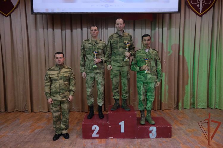 Чемпионат Уральского округа Росгвардии по лыжным гонкам и служебному двоеборью завершился в Екатеринбурге (видео)