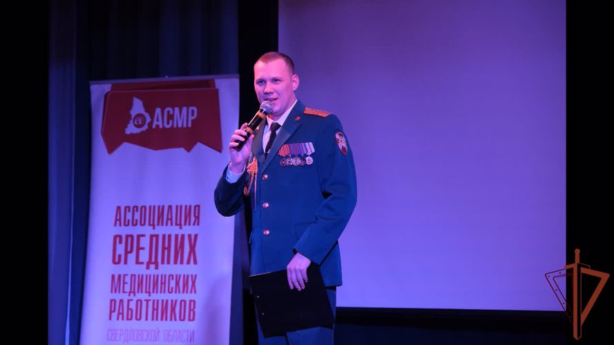 Ансамбль песни и пляски Уральского округа Росгвардии выступил для медицинских работников Урала (видео)