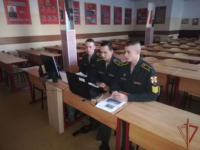 В Уральском округе Росгвардии проходят мероприятия, посвященные Дню неизвестного солдата (видео)