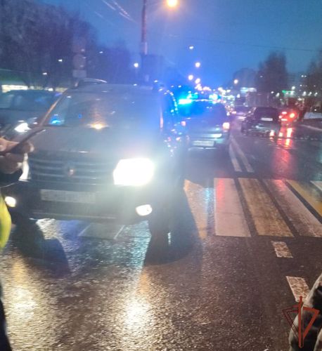 Росгвардейцы оказали помощь пострадавшему в ДТП в Москве