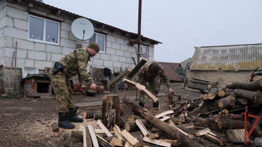Военнослужащие Росгвардии оказали помощь жителям Троицкого района Луганской Народной Республики (Видео)