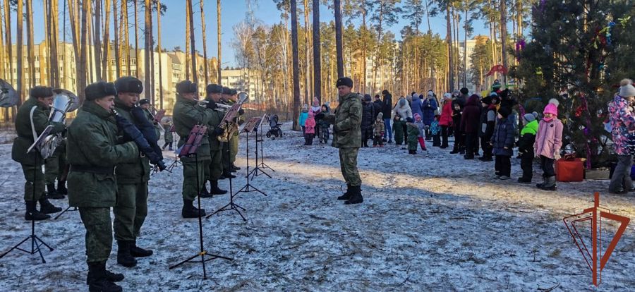 В Пензенской области для семей военнослужащих Росгвардии провели ёлку под открытым небом