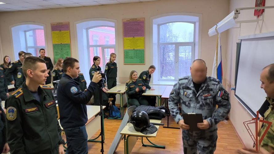 Сотрудники Росгвардии в Москве принимают активное участие в патриотическом воспитании детей