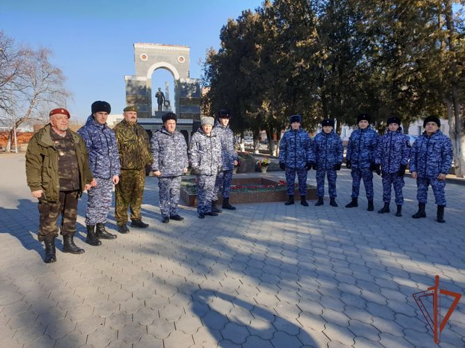 Росгвардейцы приняли участие в памятном мероприятии к 80-летию освобождения Черкесска от немецкой оккупации
