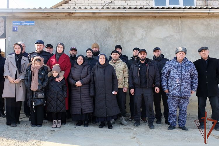 Память погибшего бойца СОБР Росгвардии увековечена в Дагестане