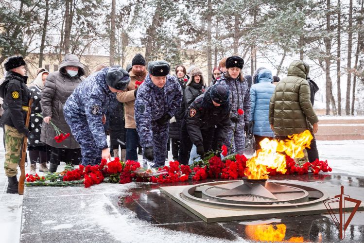 Росгвардейцы приняли участие в памятном митинге по случаю 80-летия освобождения Пятигорска от захватчиков