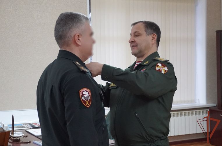Командующий Центральным округом Росгвардии наградил военнослужащих - участников специальной военной операции