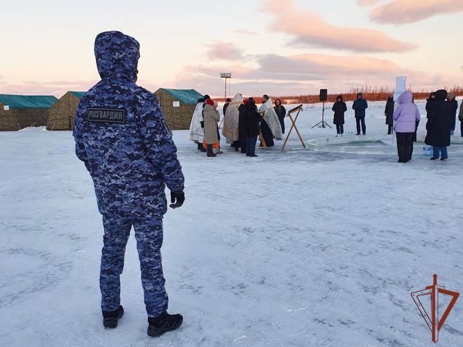 В городах Уральского округа Росгвардия обеспечила правопорядок во время празднования Крещения Господня