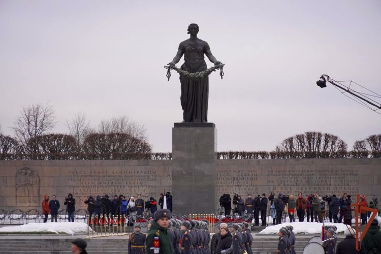 Офицеры Северо-Западного округа Росгвардии почтили память защитников и мирных жителей блокадного Ленинграда