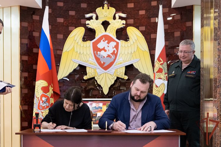 Картины московских художников пополнили фонды Центрального музея Росгвардии