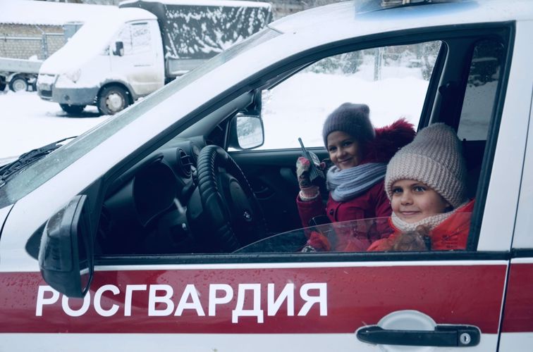 Новогоднее желание для детей исполнили росгвардейцы из Пензы
