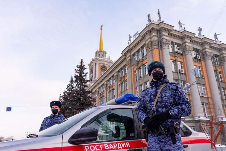 Росгвардия обеспечила безопасность жителей Урала в новогоднюю ночь