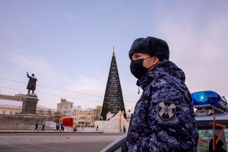 Росгвардия обеспечила безопасность жителей Урала в новогоднюю ночь