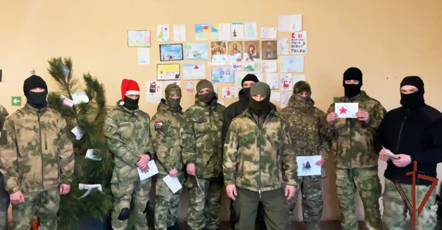 Росгвардейцы - участники специальной военной операции поблагодарили свердловских школьников за письма поддержки (видео)