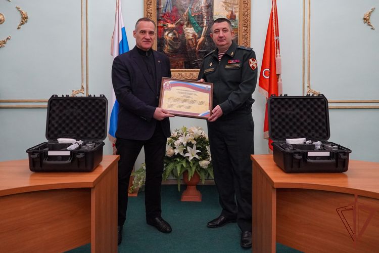 Партию квадрокоптеров передали предприниматели  из Петербурга участвующим в СВО росгвардейцам  