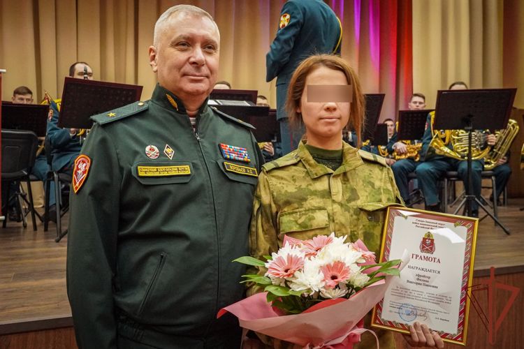 Командующий Северо-Западным округом Росгвардии  наградил отличившихся сотрудников инженерных подразделений