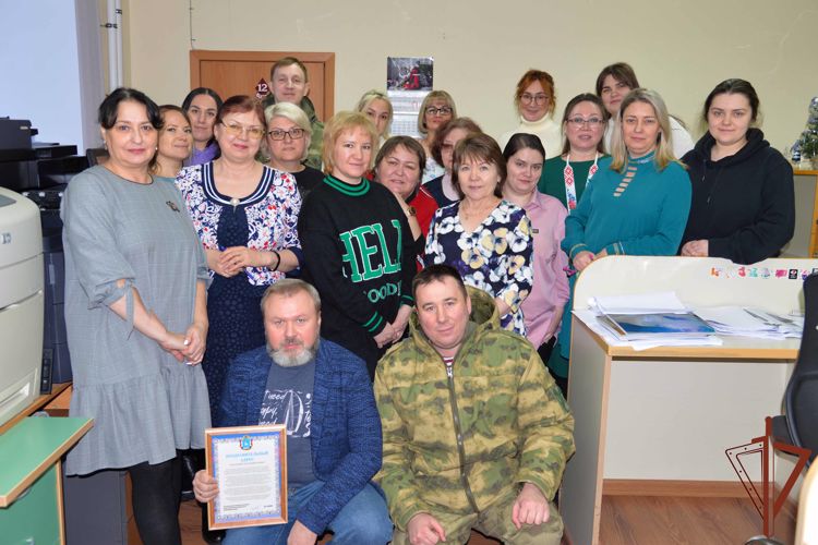 В Уральском округе поздравили журналистов с Днем российской печати